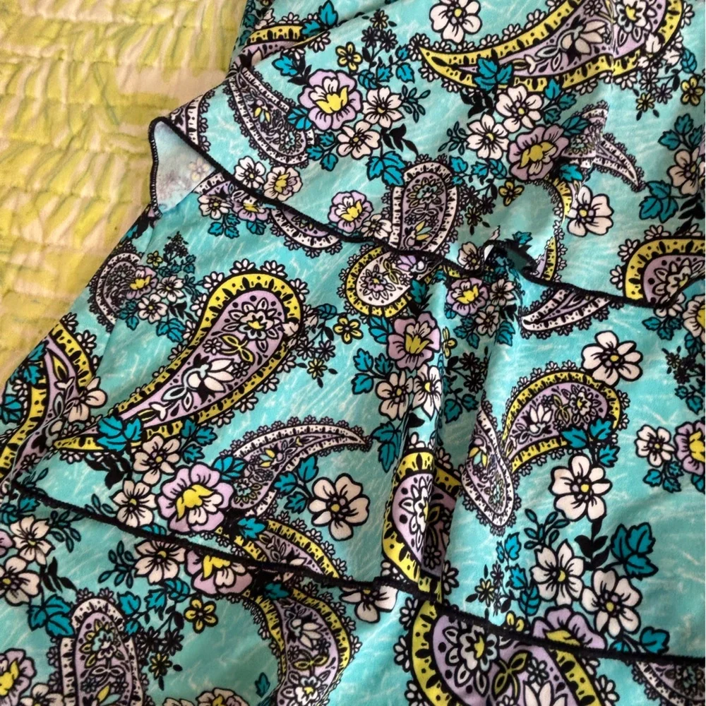 A Shore Fit Floral Paisley Ruffle Tankini Top - Picture 11 of 12